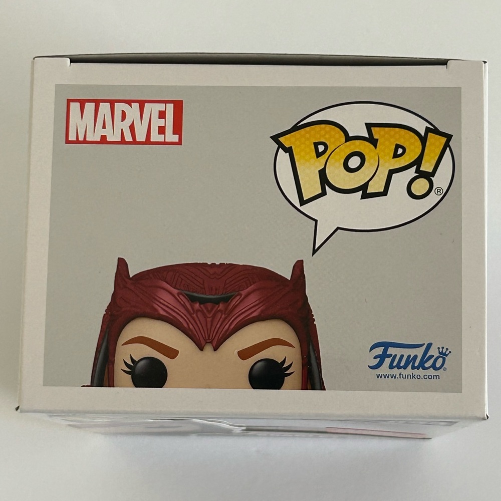 Funko Scarlet Witch #823 Red Glitter Marvel Collector Corps Exclusive - Picture 6 of 15